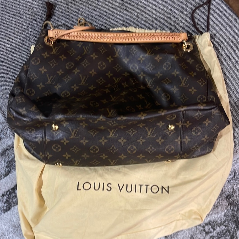 Used good condition Louis Vuitton bag